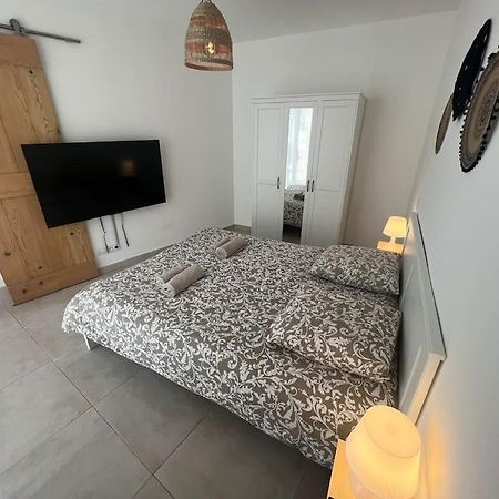 La Glycine - Parking Gratuit - Ac Clim - Cour Prive - Apartment Villeneuve-les-Avignon Ngoại thất bức ảnh
